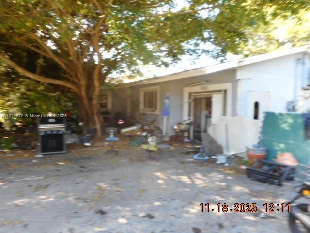 Active With Contract: $531,500 (3 beds, 2 baths, 2404 Square Feet)