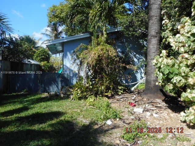 Active With Contract: $531,500 (3 beds, 2 baths, 2404 Square Feet)