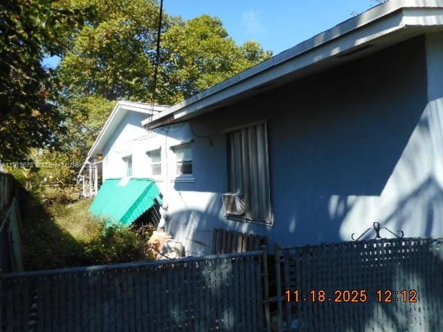 Active With Contract: $531,500 (3 beds, 2 baths, 2404 Square Feet)