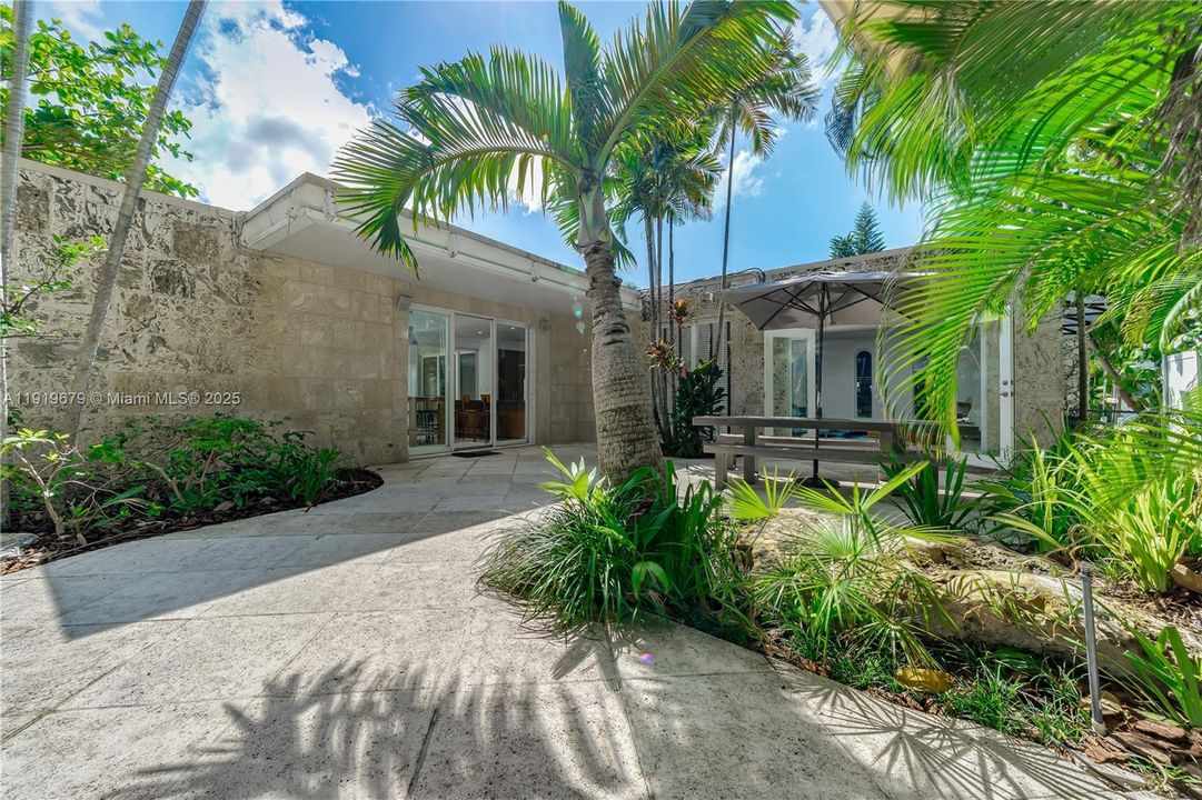 En Renta: $12,000 (4 camas, 4 baños, 3477 Pies cuadrados)