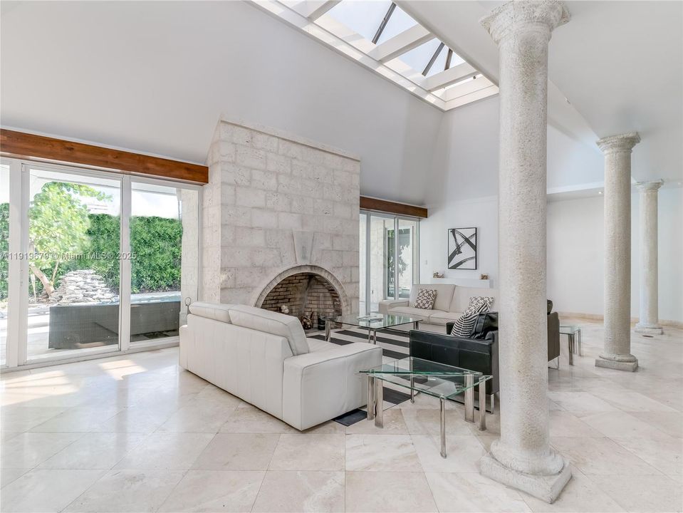 En Renta: $12,000 (4 camas, 4 baños, 3477 Pies cuadrados)