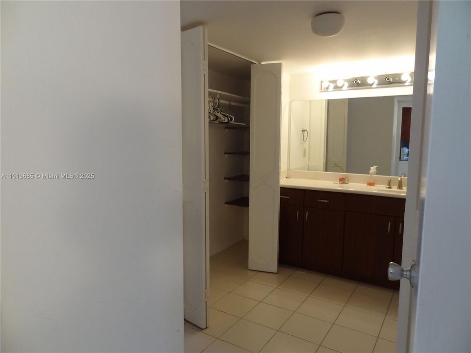 En Venta: $138,000 (1 camas, 1 baños, 741 Pies cuadrados)