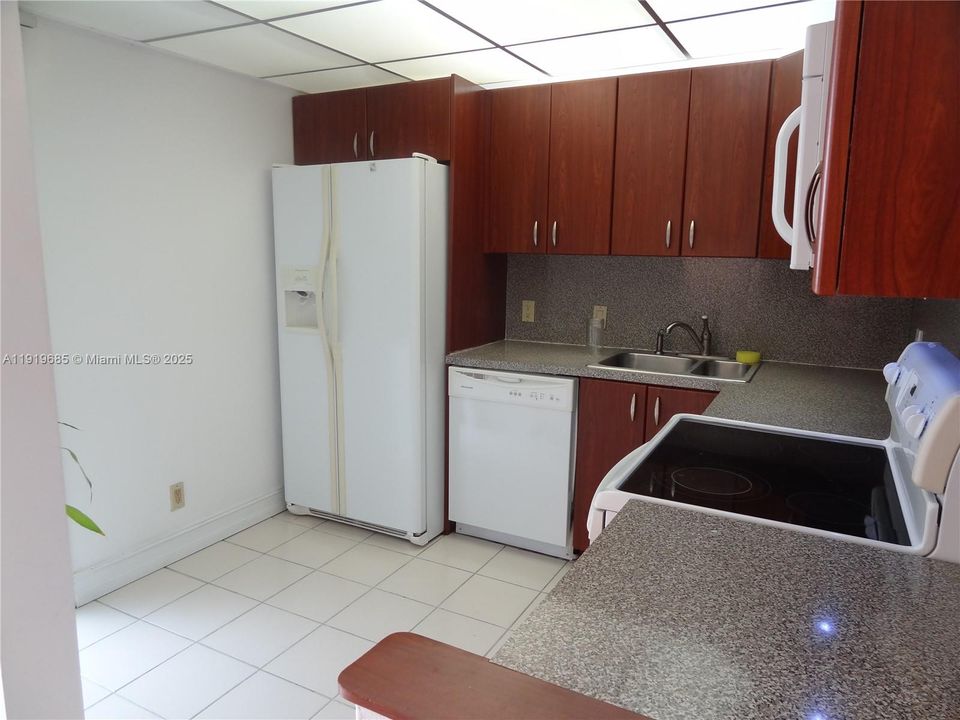 En Venta: $138,000 (1 camas, 1 baños, 741 Pies cuadrados)