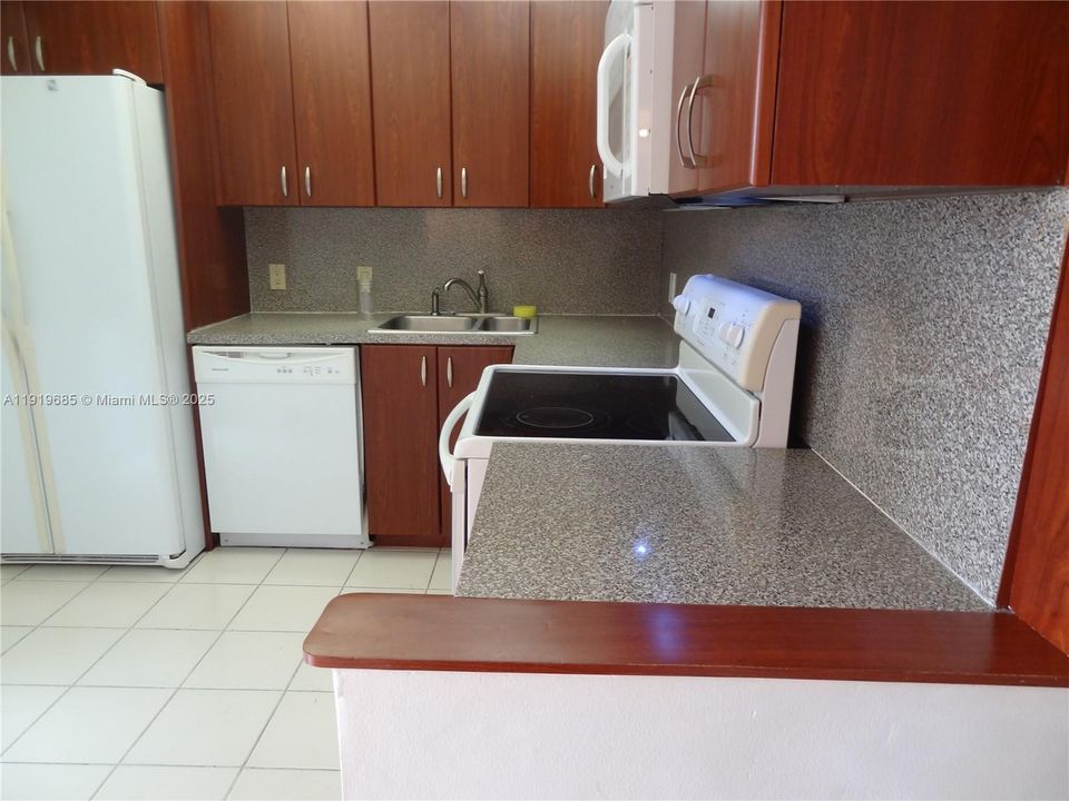 En Venta: $138,000 (1 camas, 1 baños, 741 Pies cuadrados)