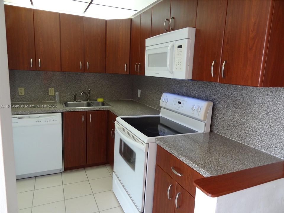 En Venta: $138,000 (1 camas, 1 baños, 741 Pies cuadrados)