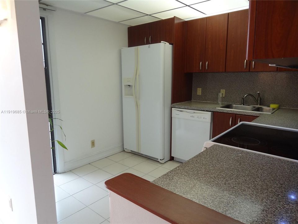 En Venta: $138,000 (1 camas, 1 baños, 741 Pies cuadrados)