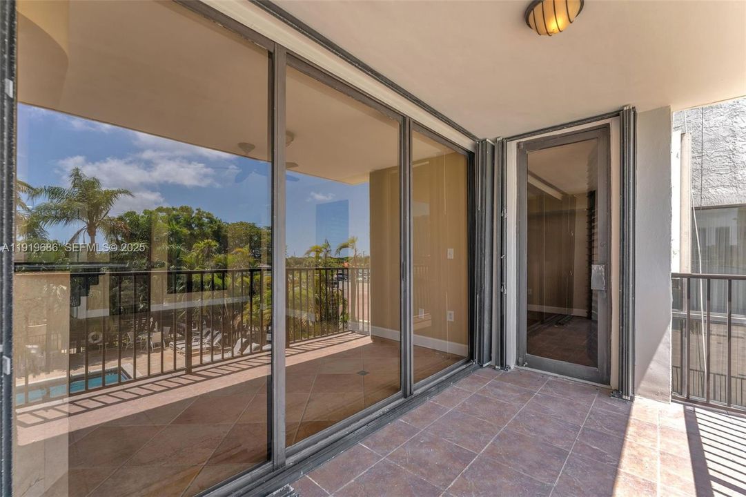 For Sale: $875,000 (2 beds, 2 baths, 1440 Square Feet)