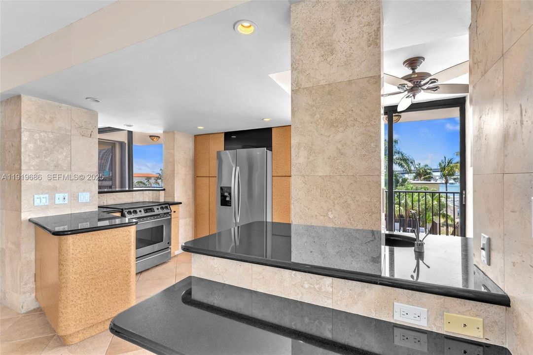 For Sale: $875,000 (2 beds, 2 baths, 1440 Square Feet)