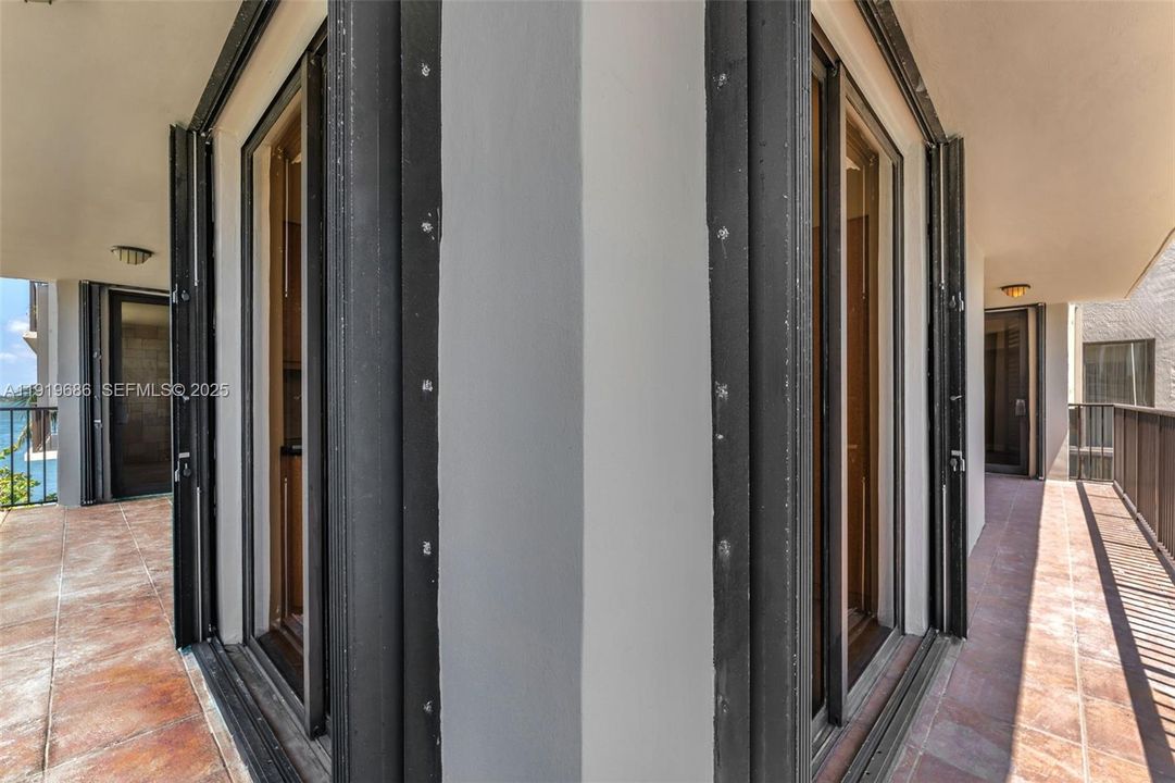 For Sale: $875,000 (2 beds, 2 baths, 1440 Square Feet)