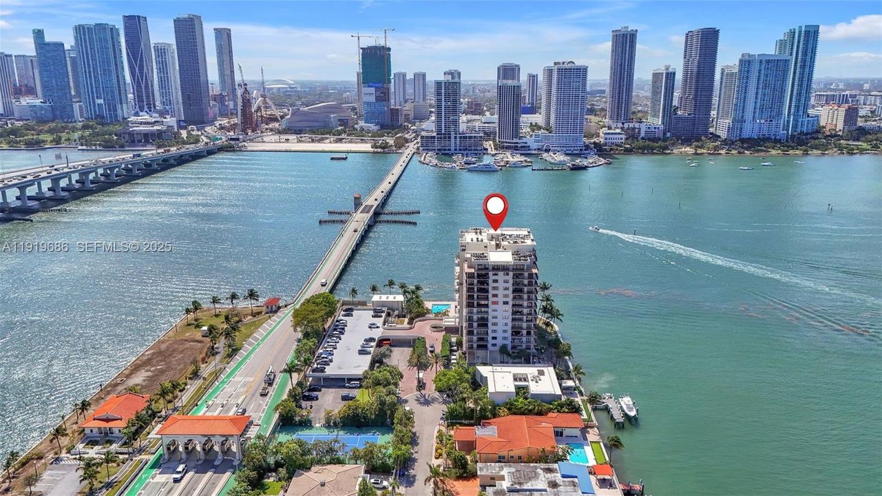 For Sale: $875,000 (2 beds, 2 baths, 1440 Square Feet)