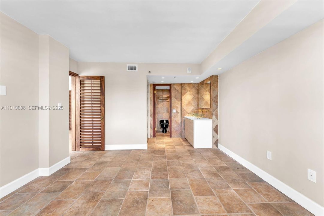 For Sale: $875,000 (2 beds, 2 baths, 1440 Square Feet)