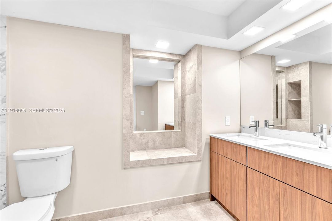 For Sale: $875,000 (2 beds, 2 baths, 1440 Square Feet)