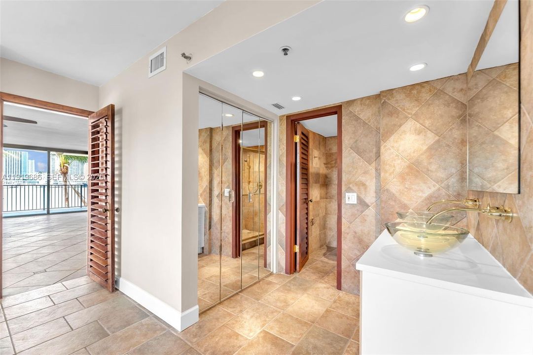 For Sale: $875,000 (2 beds, 2 baths, 1440 Square Feet)