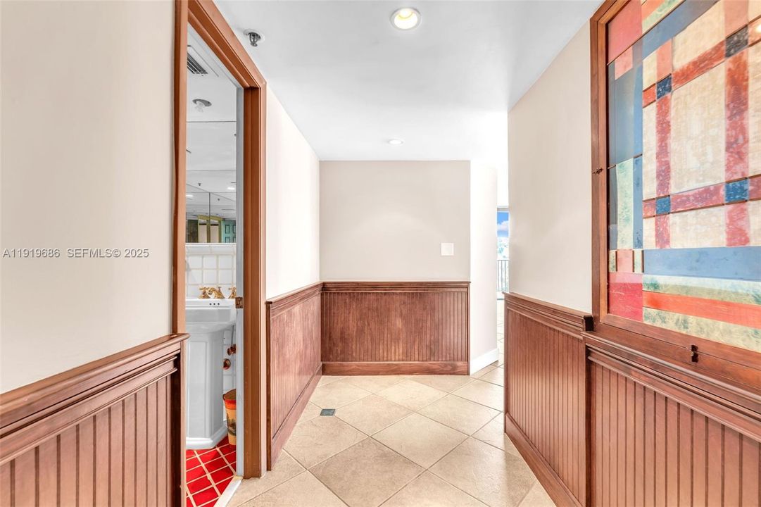 For Sale: $875,000 (2 beds, 2 baths, 1440 Square Feet)