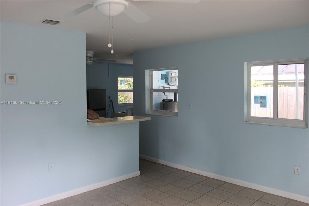 出租: $1,950 (2 贝兹, 1 浴室, 624 平方英尺)