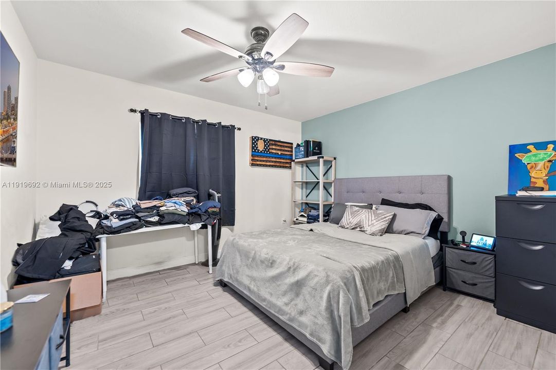 合同活跃: $2,600 (2 贝兹, 2 浴室, 1537 平方英尺)