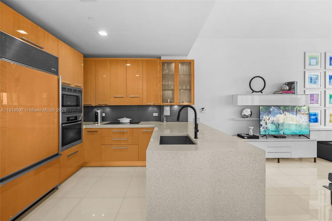 出租: $6,700 (1 贝兹, 1 浴室, 920 平方英尺)