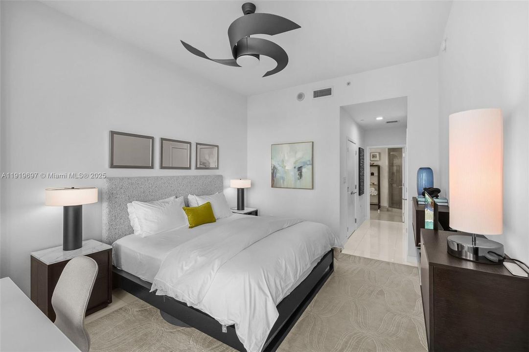 出租: $6,700 (1 贝兹, 1 浴室, 920 平方英尺)