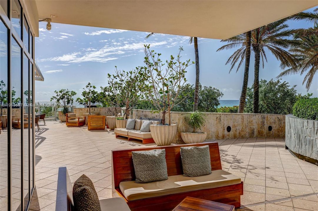 出租: $6,700 (1 贝兹, 1 浴室, 920 平方英尺)