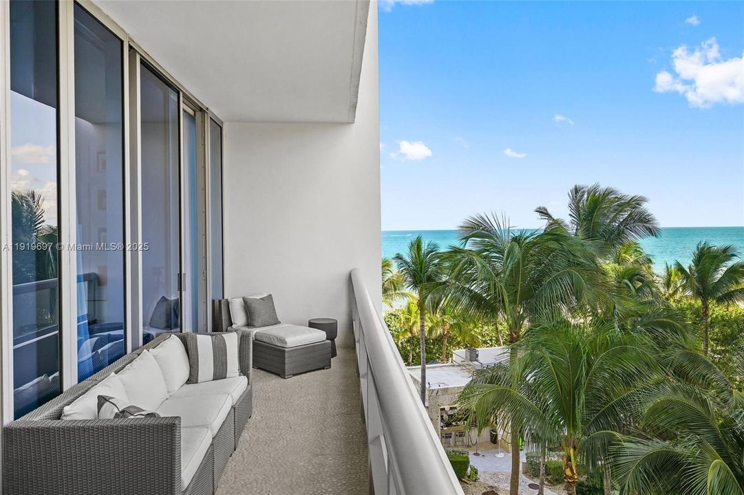 出租: $6,700 (1 贝兹, 1 浴室, 920 平方英尺)