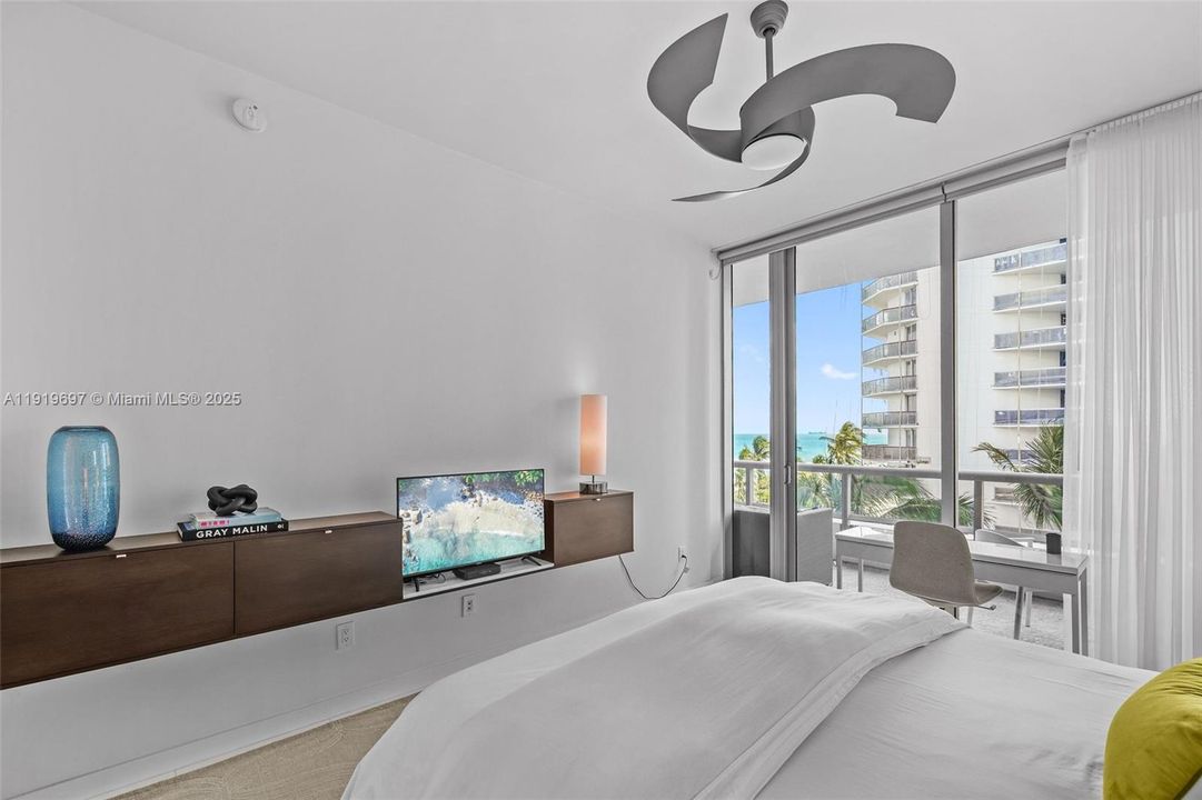 出租: $6,700 (1 贝兹, 1 浴室, 920 平方英尺)