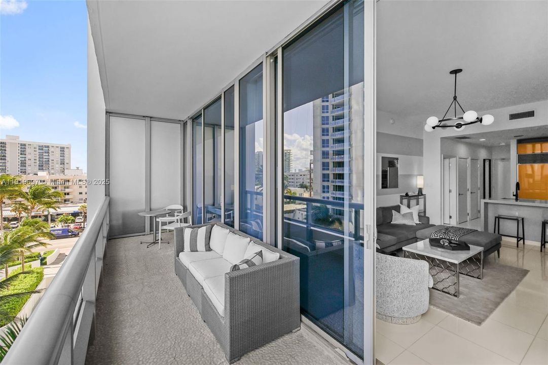 出租: $6,700 (1 贝兹, 1 浴室, 920 平方英尺)