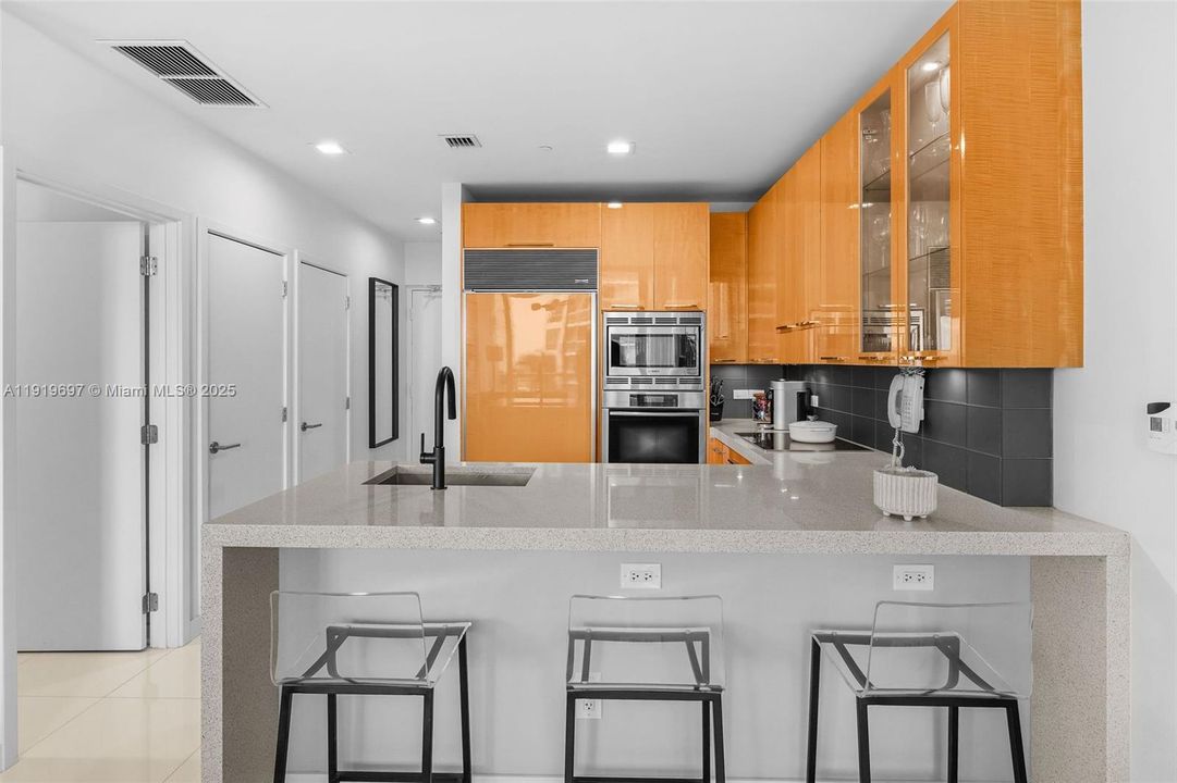 出租: $6,700 (1 贝兹, 1 浴室, 920 平方英尺)