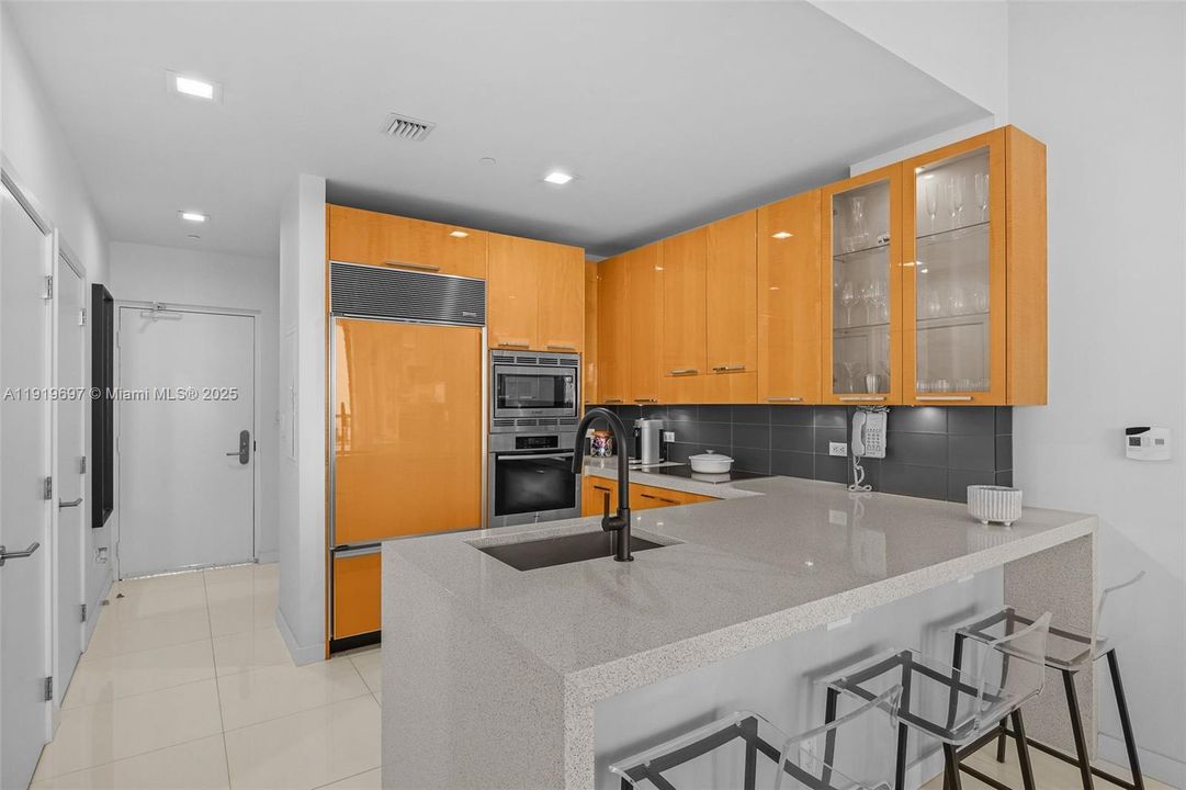 出租: $6,700 (1 贝兹, 1 浴室, 920 平方英尺)