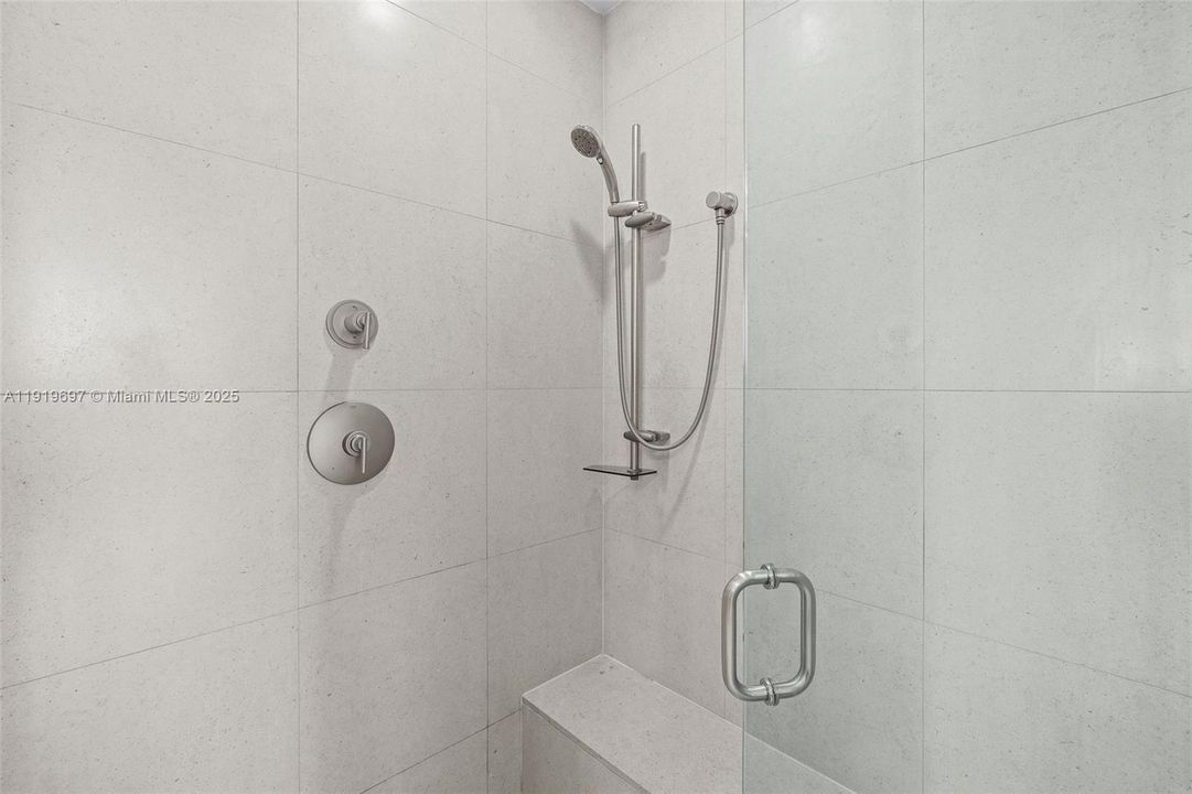 出租: $6,700 (1 贝兹, 1 浴室, 920 平方英尺)