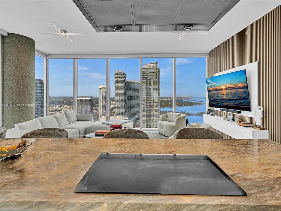 For Rent: $11,000 (2 beds, 2 baths, 1105 Square Feet)