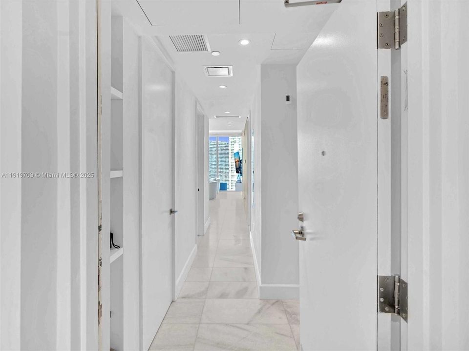 For Rent: $11,000 (2 beds, 2 baths, 1105 Square Feet)