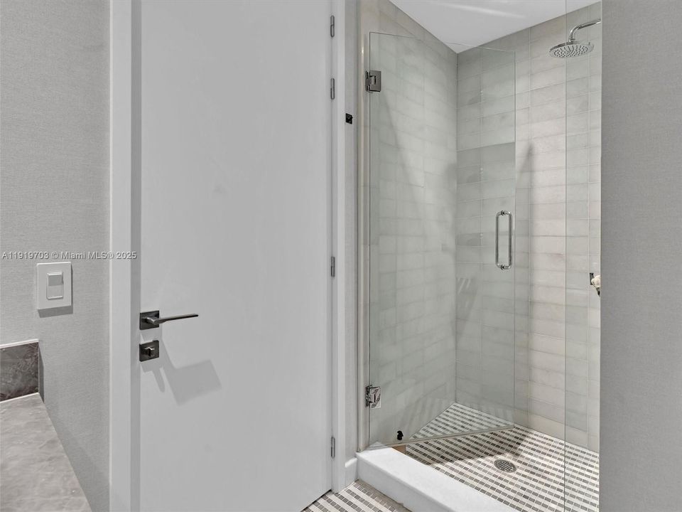 For Rent: $11,000 (2 beds, 2 baths, 1105 Square Feet)