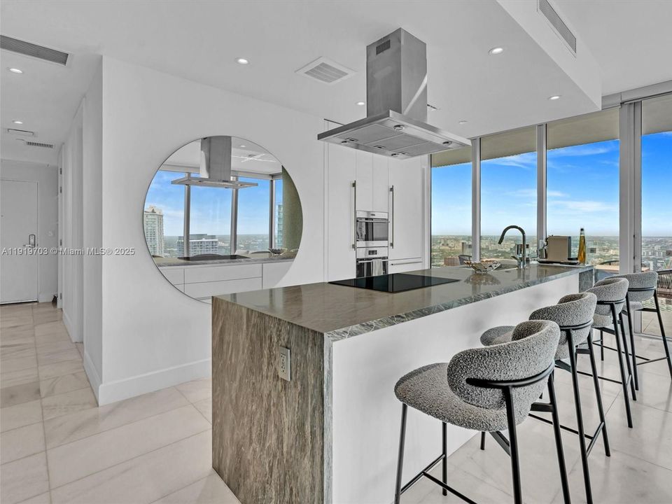 For Rent: $11,000 (2 beds, 2 baths, 1105 Square Feet)