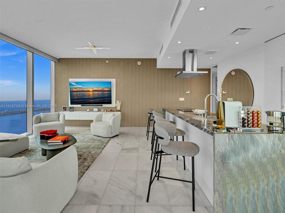 For Rent: $11,000 (2 beds, 2 baths, 1105 Square Feet)