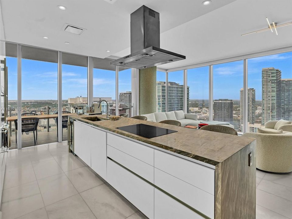 For Rent: $11,000 (2 beds, 2 baths, 1105 Square Feet)