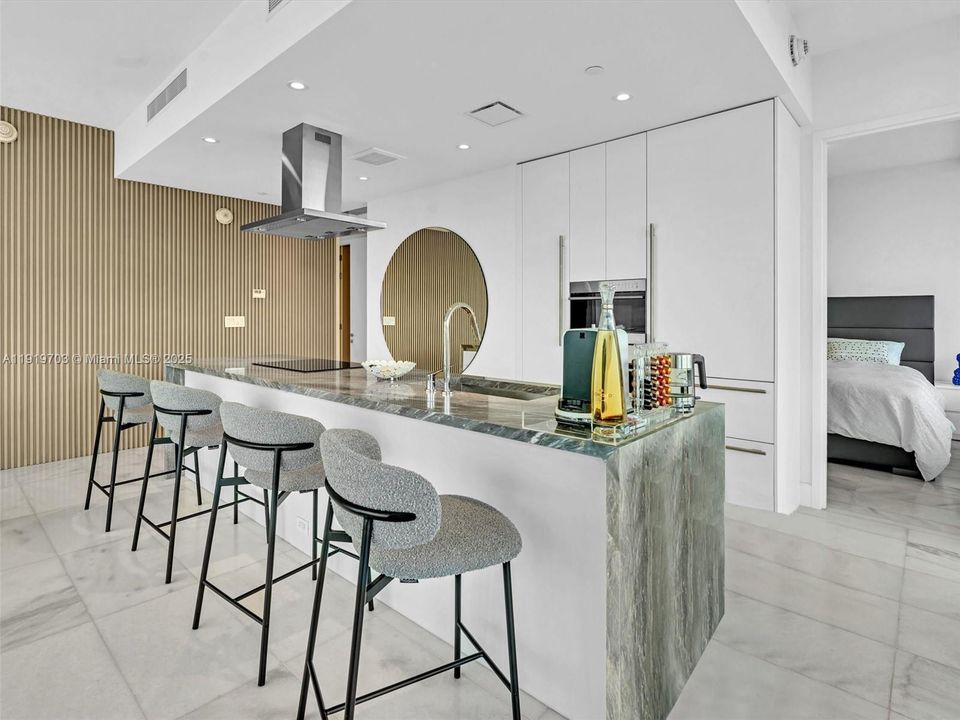 For Rent: $11,000 (2 beds, 2 baths, 1105 Square Feet)