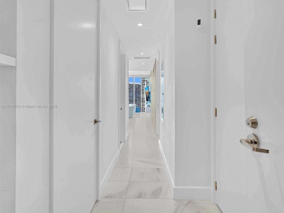 For Rent: $11,000 (2 beds, 2 baths, 1105 Square Feet)