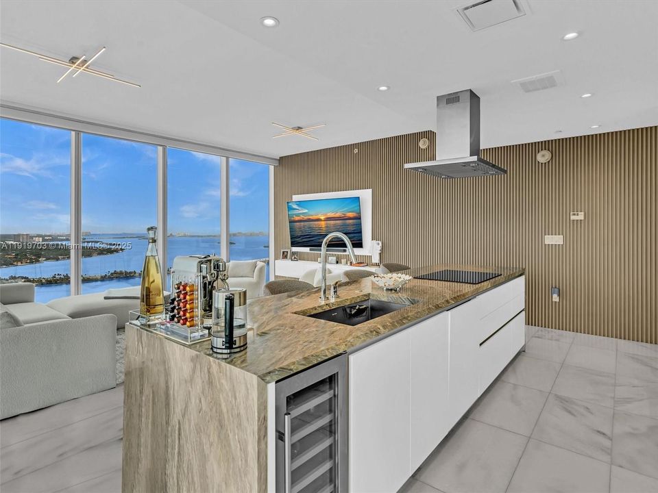 For Rent: $11,000 (2 beds, 2 baths, 1105 Square Feet)