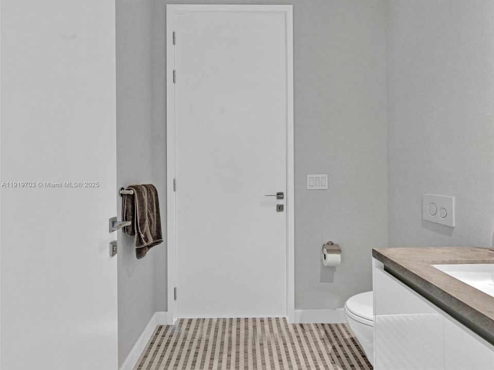 For Rent: $11,000 (2 beds, 2 baths, 1105 Square Feet)