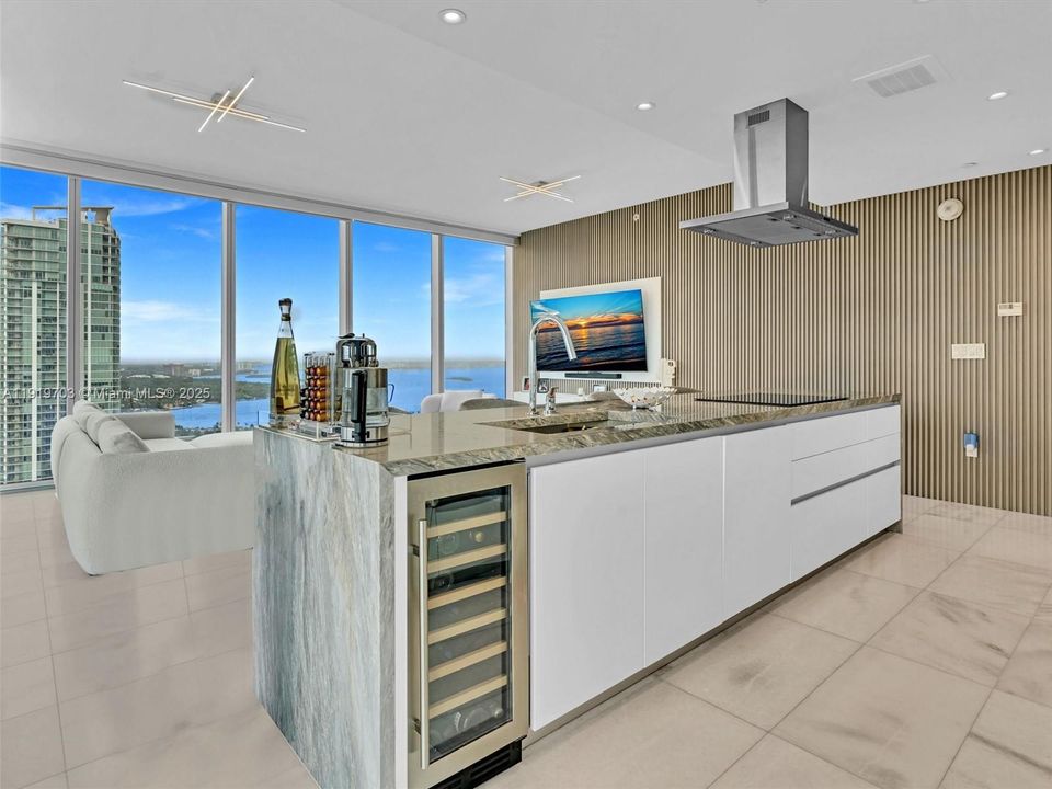 For Rent: $11,000 (2 beds, 2 baths, 1105 Square Feet)