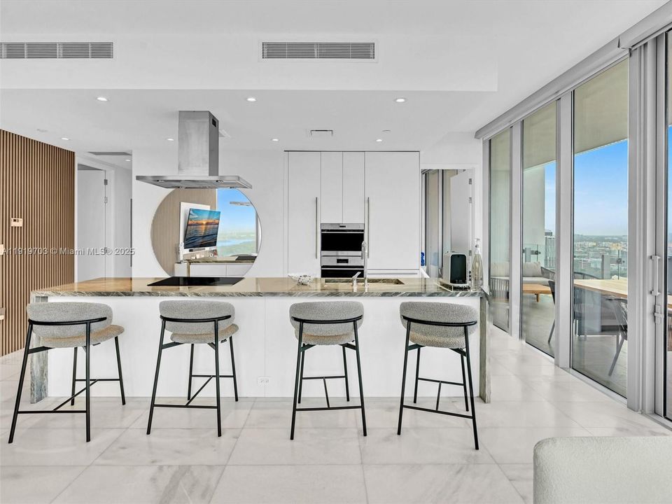 For Rent: $11,000 (2 beds, 2 baths, 1105 Square Feet)