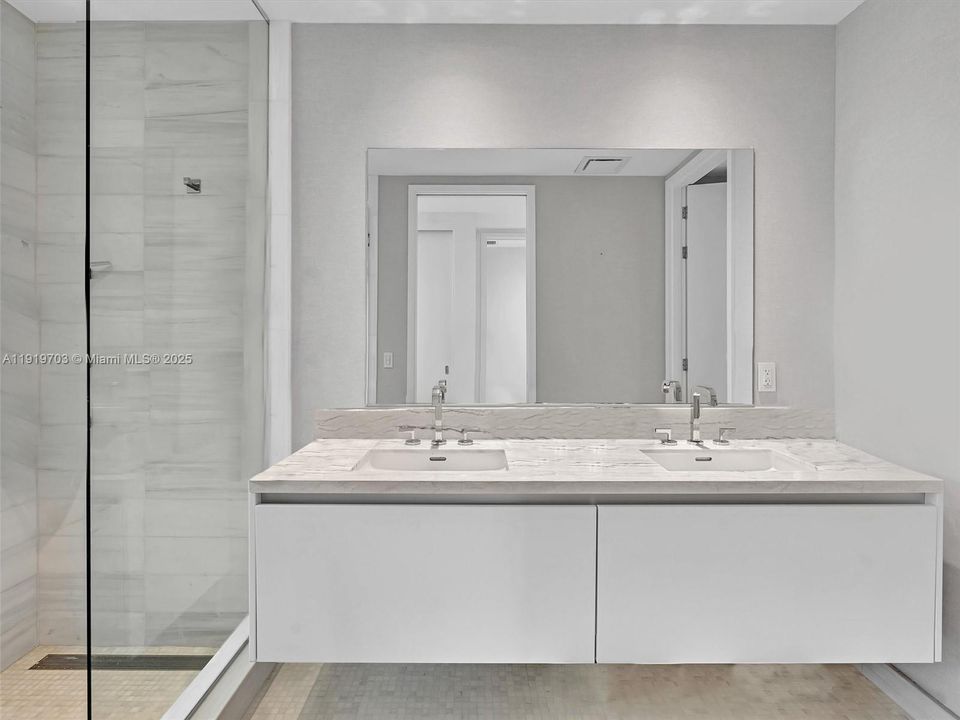 For Rent: $11,000 (2 beds, 2 baths, 1105 Square Feet)