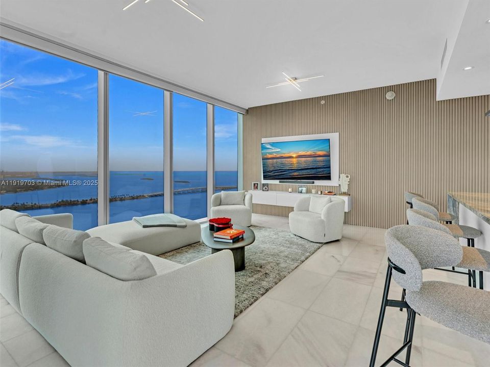 For Rent: $11,000 (2 beds, 2 baths, 1105 Square Feet)