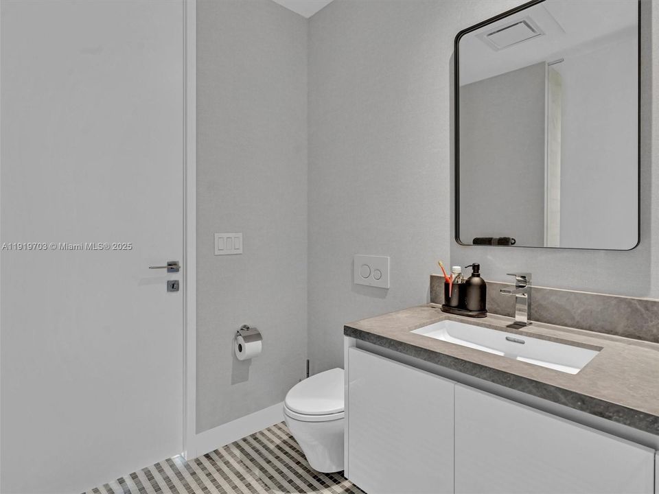 For Rent: $11,000 (2 beds, 2 baths, 1105 Square Feet)