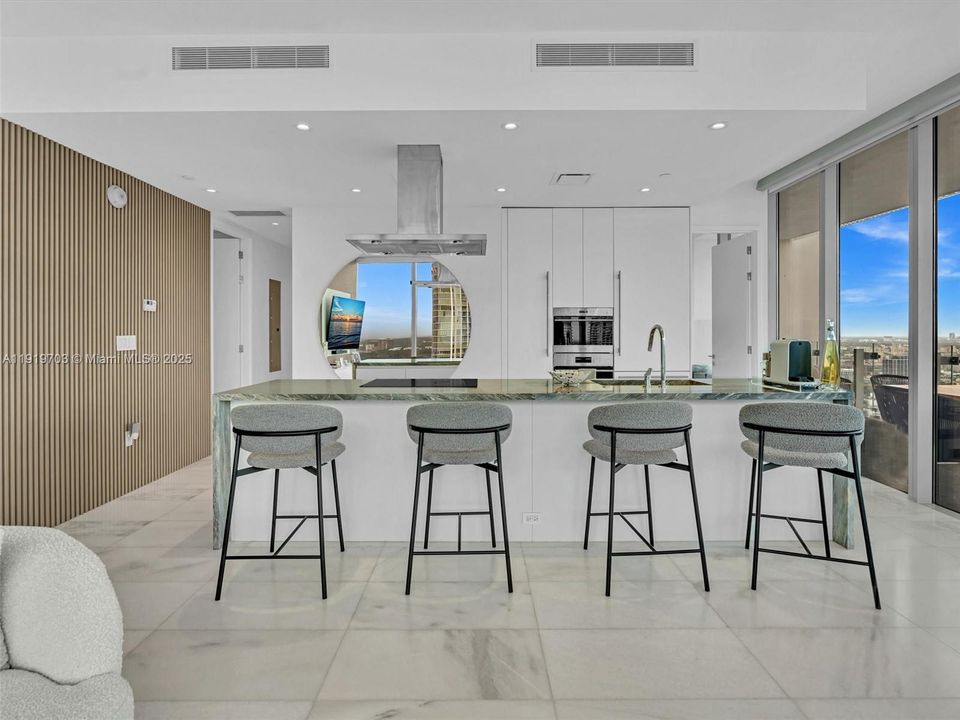 For Rent: $11,000 (2 beds, 2 baths, 1105 Square Feet)