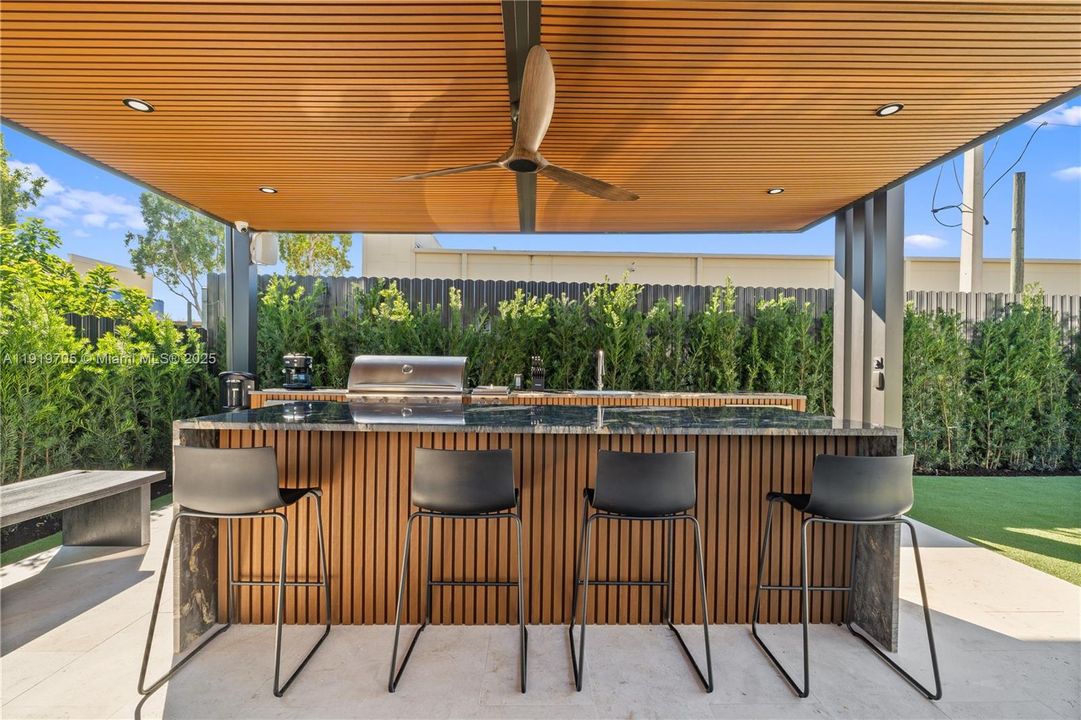 На продажу: $1,999,900 (4 спален, 4 ванн, 3369 Квадратных фут)