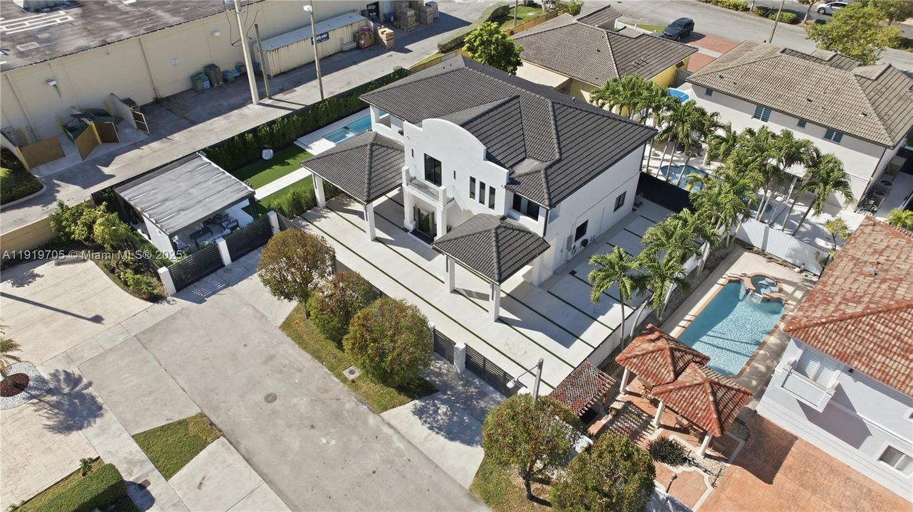 На продажу: $1,999,900 (4 спален, 4 ванн, 3369 Квадратных фут)