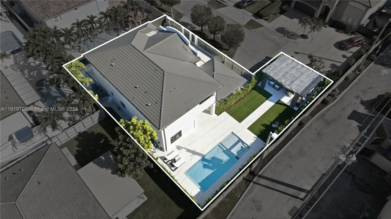 На продажу: $1,999,900 (4 спален, 4 ванн, 3369 Квадратных фут)