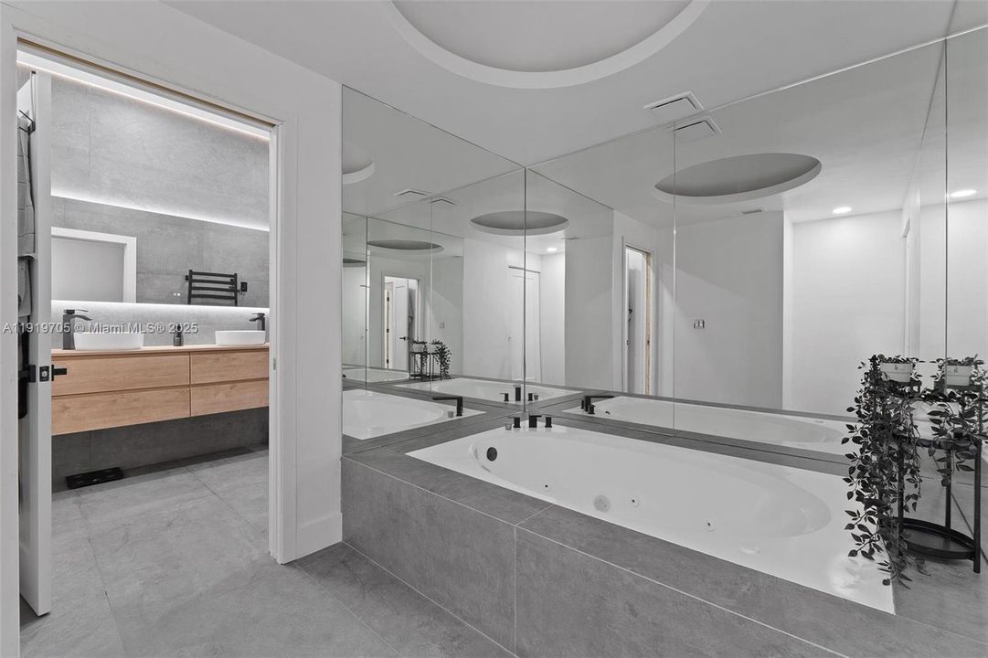 На продажу: $1,999,900 (4 спален, 4 ванн, 3369 Квадратных фут)