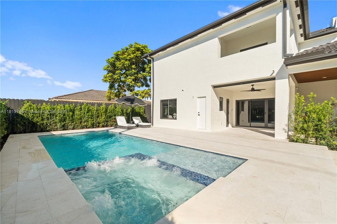 На продажу: $1,999,900 (4 спален, 4 ванн, 3369 Квадратных фут)